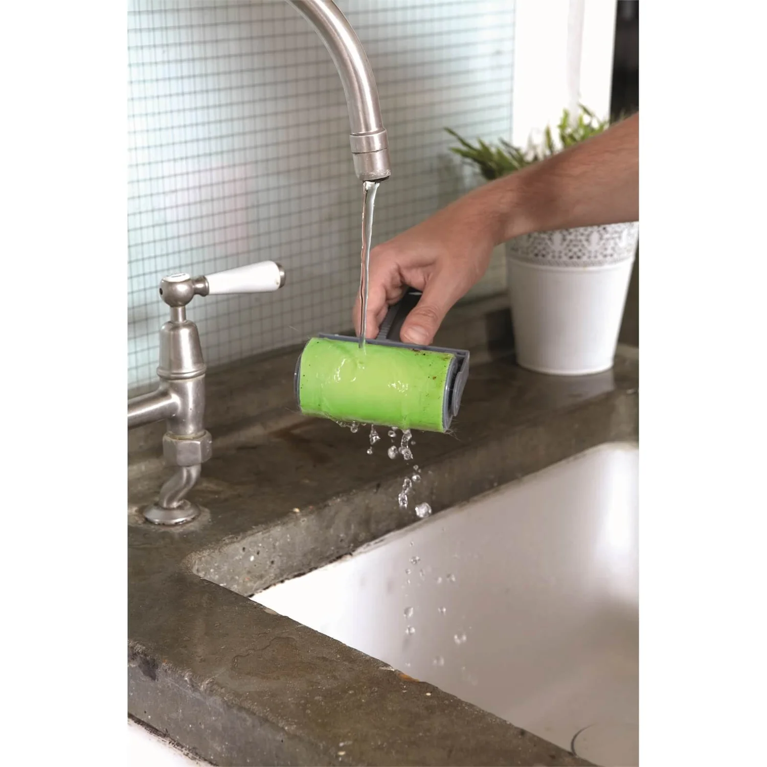 Fast Fit Sticky Lint Roller - Image 2